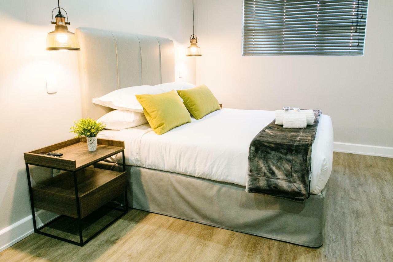 30 On Whites Guesthouse Bloemfontein Eksteriør bilde