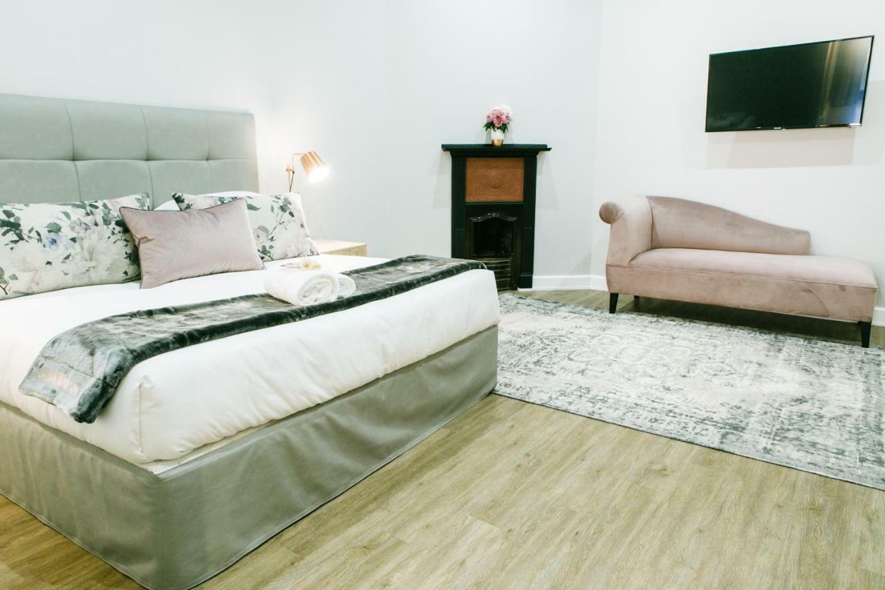 30 On Whites Guesthouse Bloemfontein Eksteriør bilde